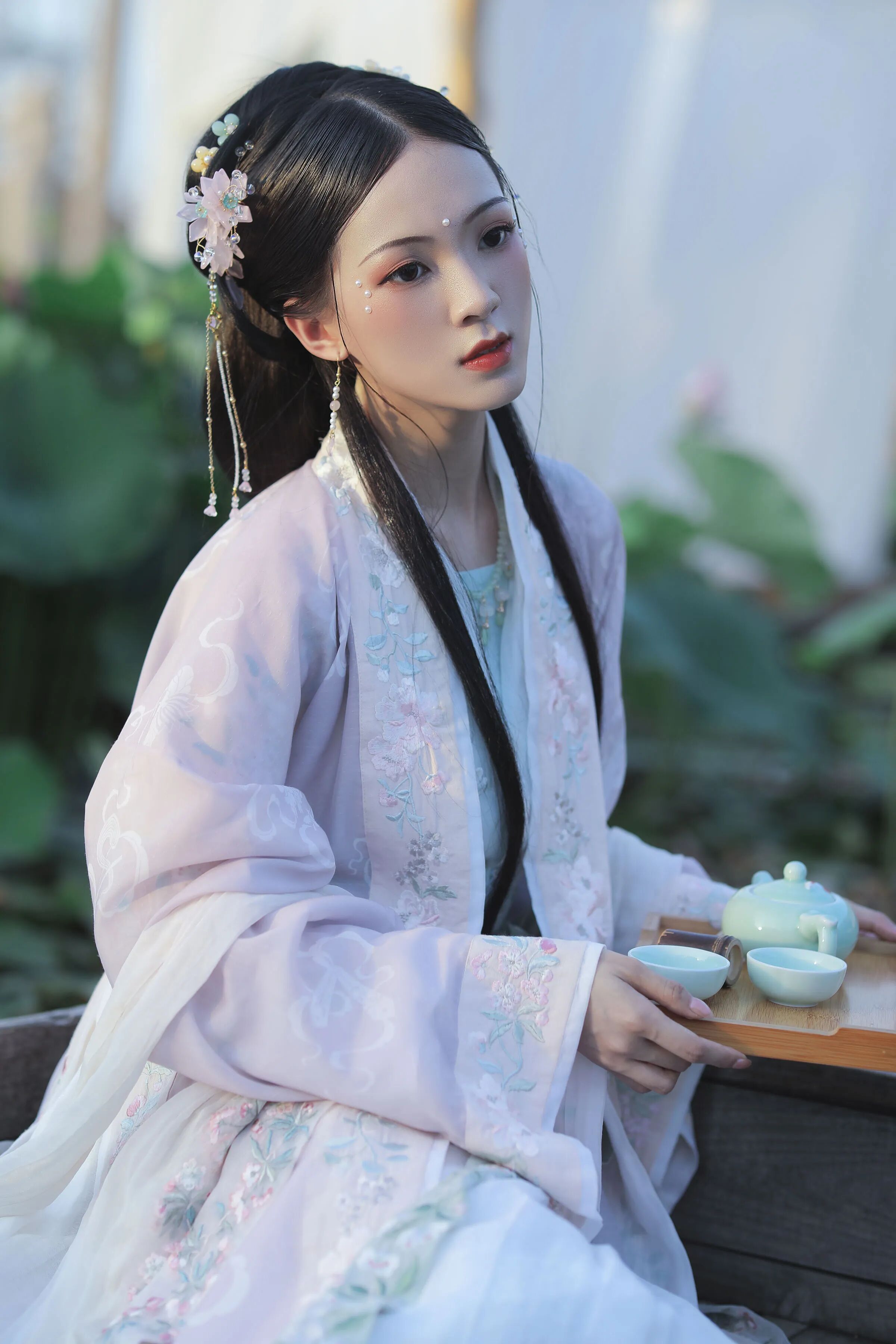 船中端茶回望