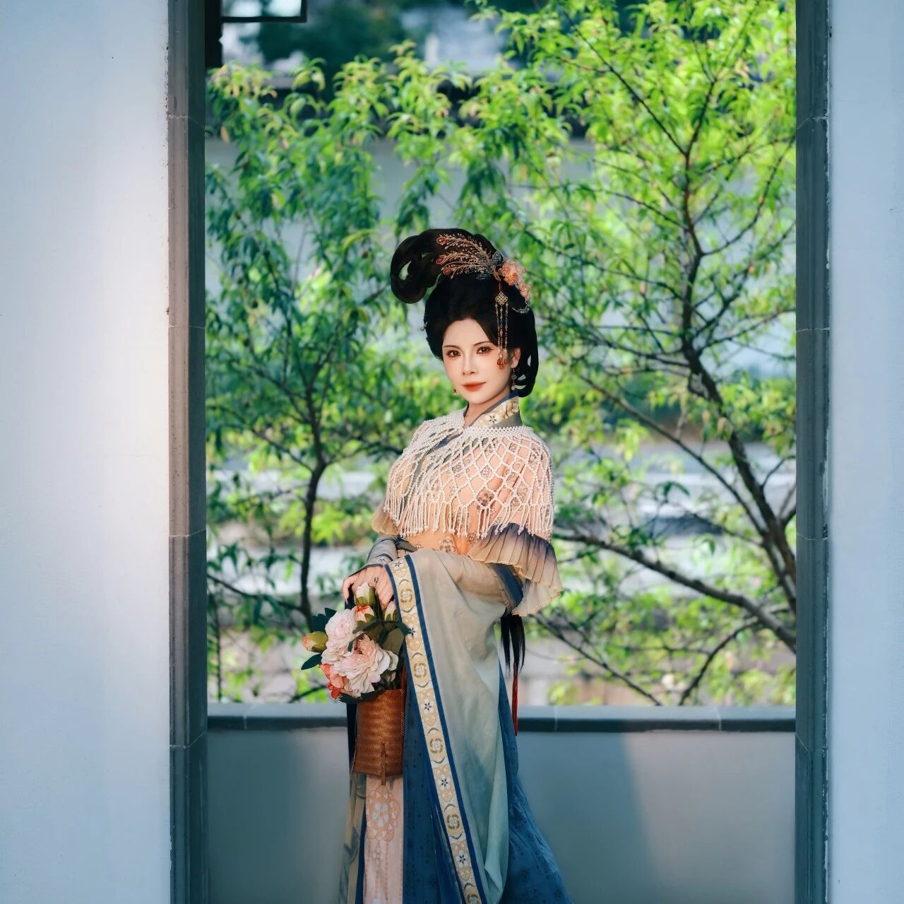 姑苏藏宋韵:宋制汉服漫步园林,衣袂拂过千年丹青
