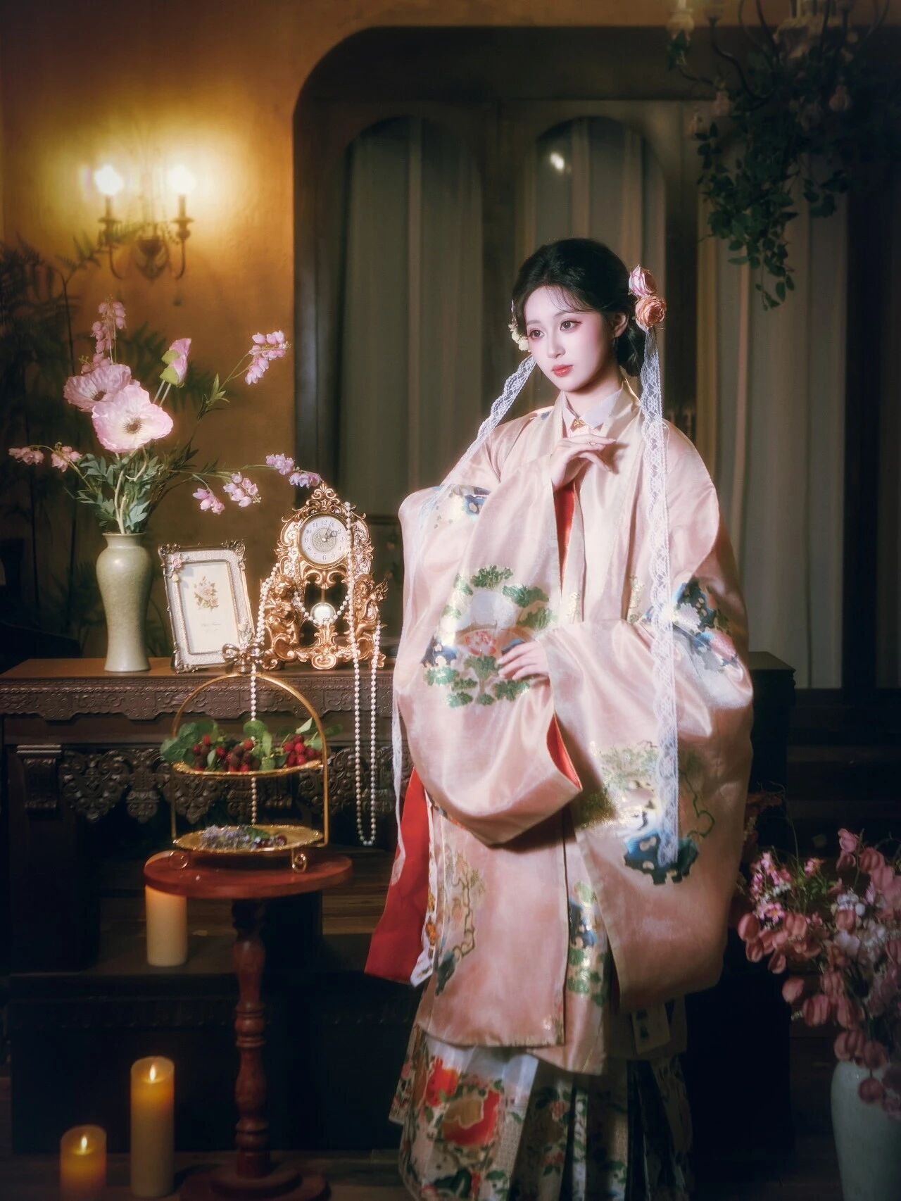 【汉服写真】明华堂汉洋折中花狸 撷一袭春日华裳