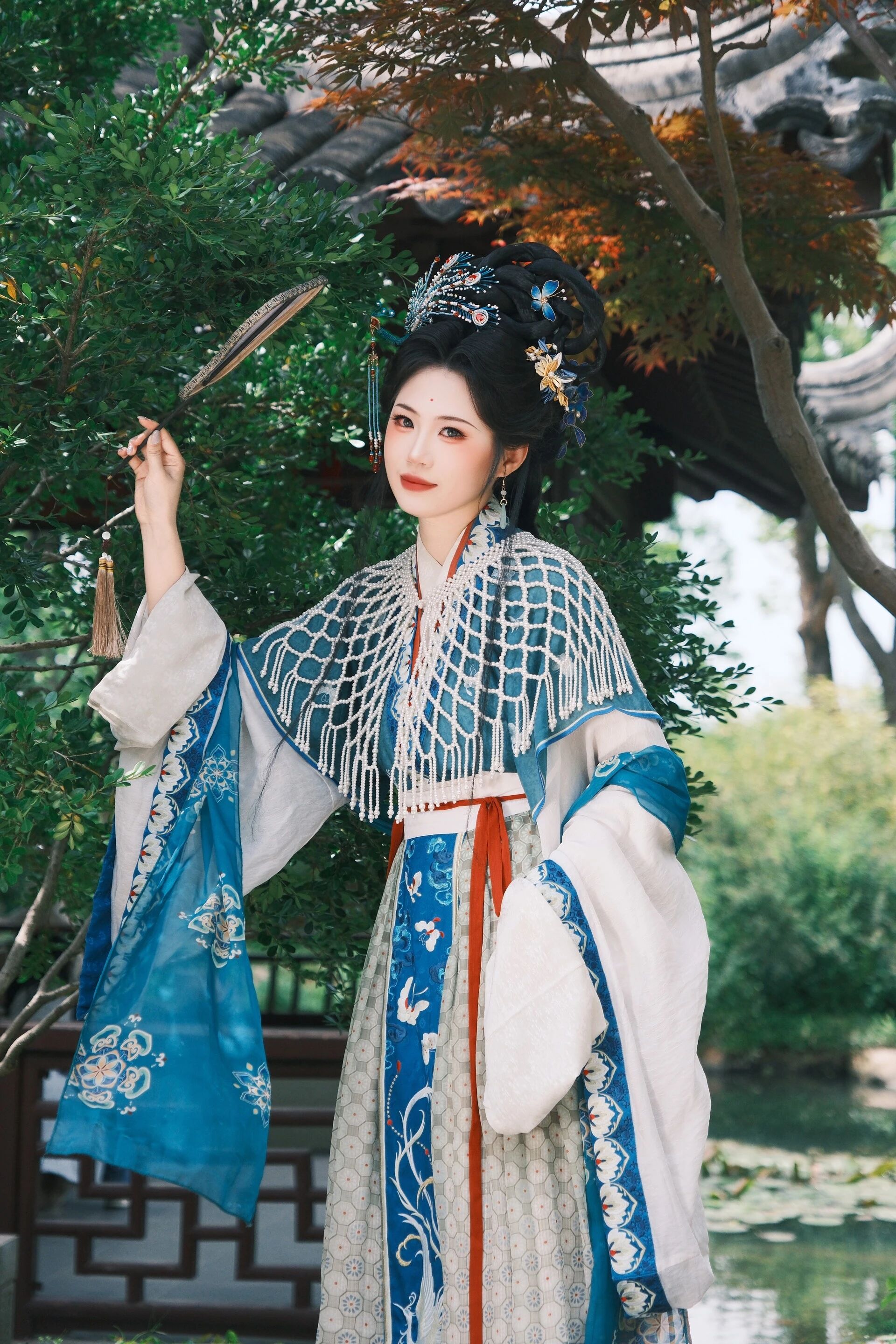 【汉服写真】宋韵神仙复原约拍:感我此言良久立,衣袂如见旧时人