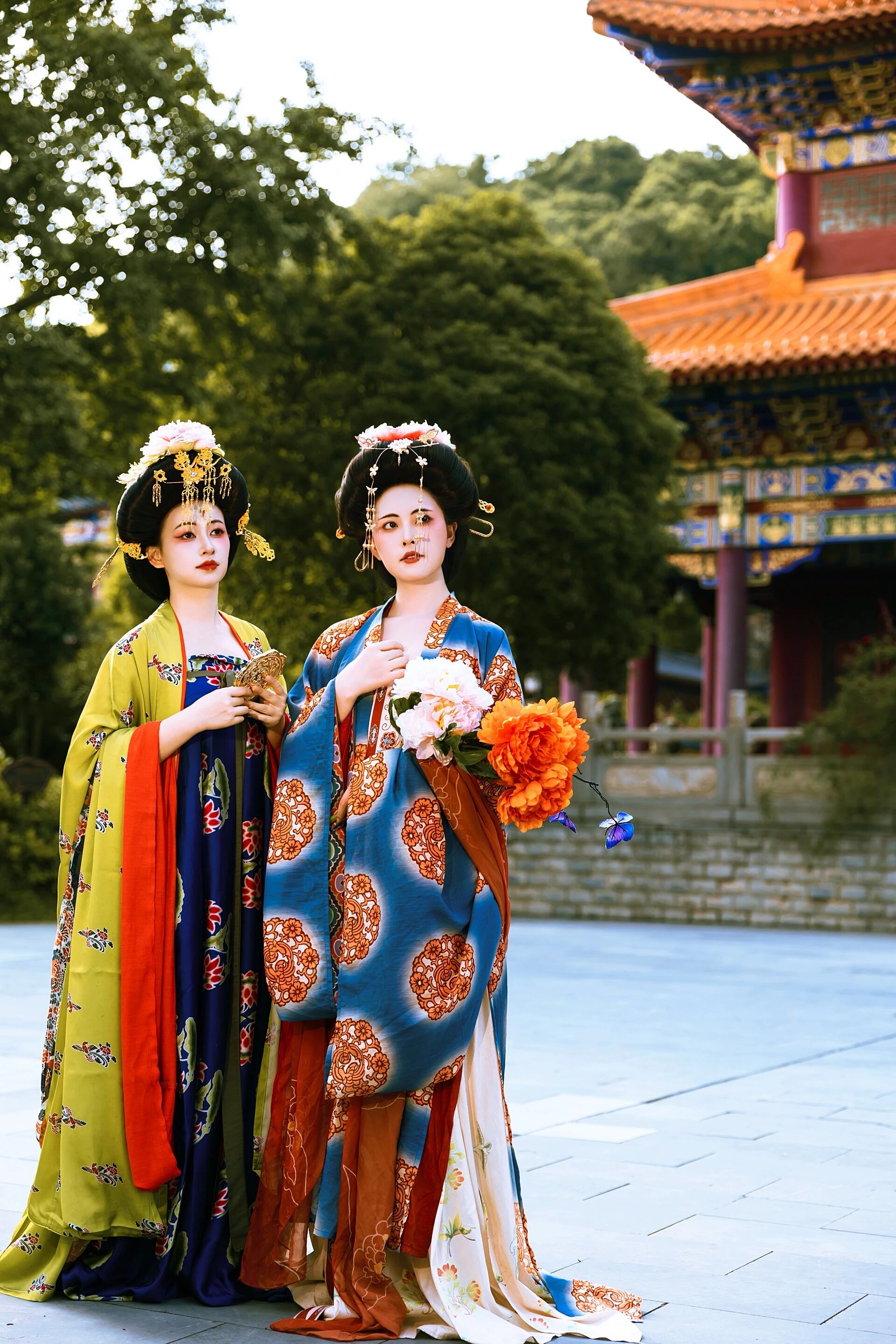 【汉服写真】大唐双姝:并立春风里,一袭齐整唐妆共此华年