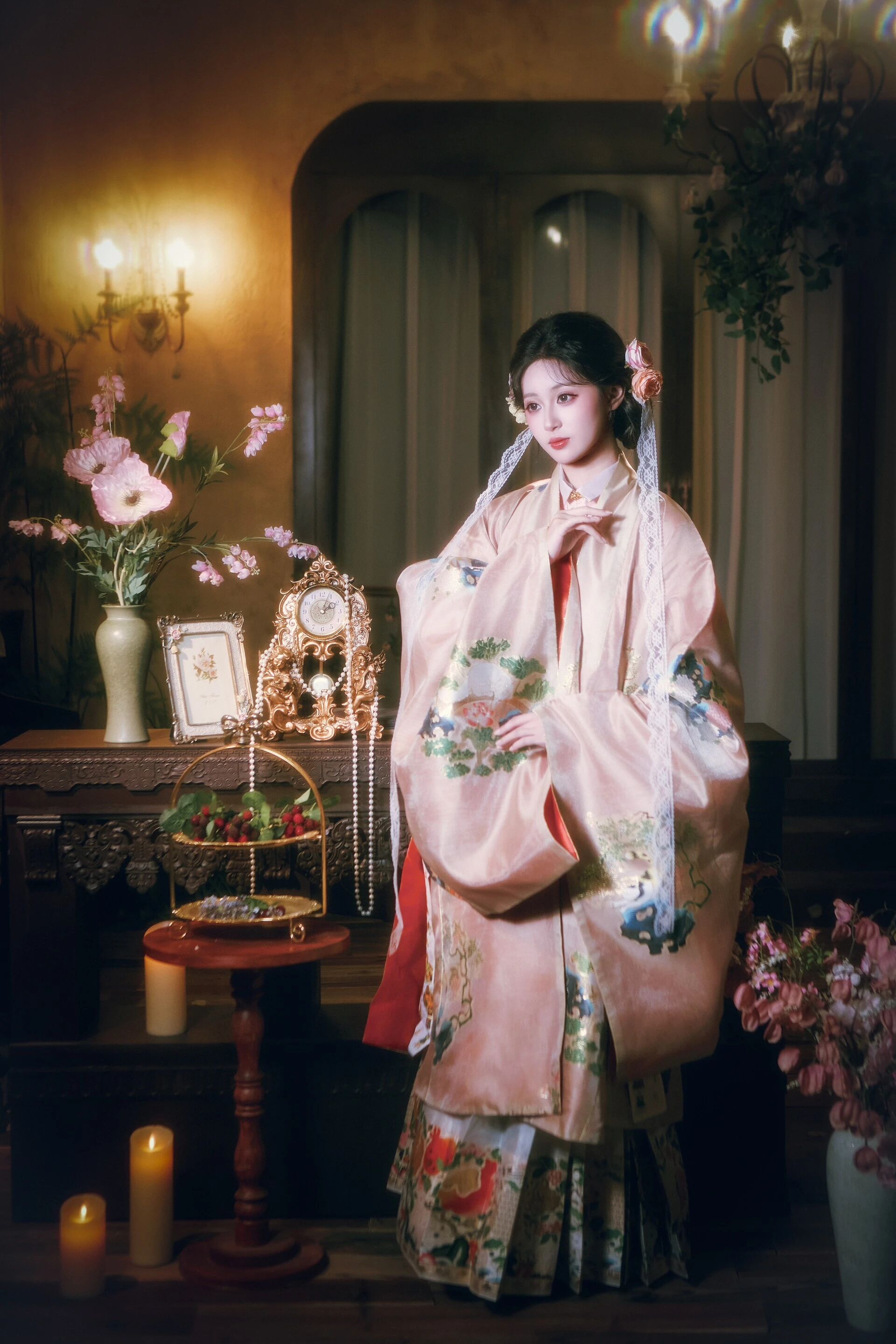 【汉服写真】明华堂汉洋折中花狸 撷一袭春日华裳