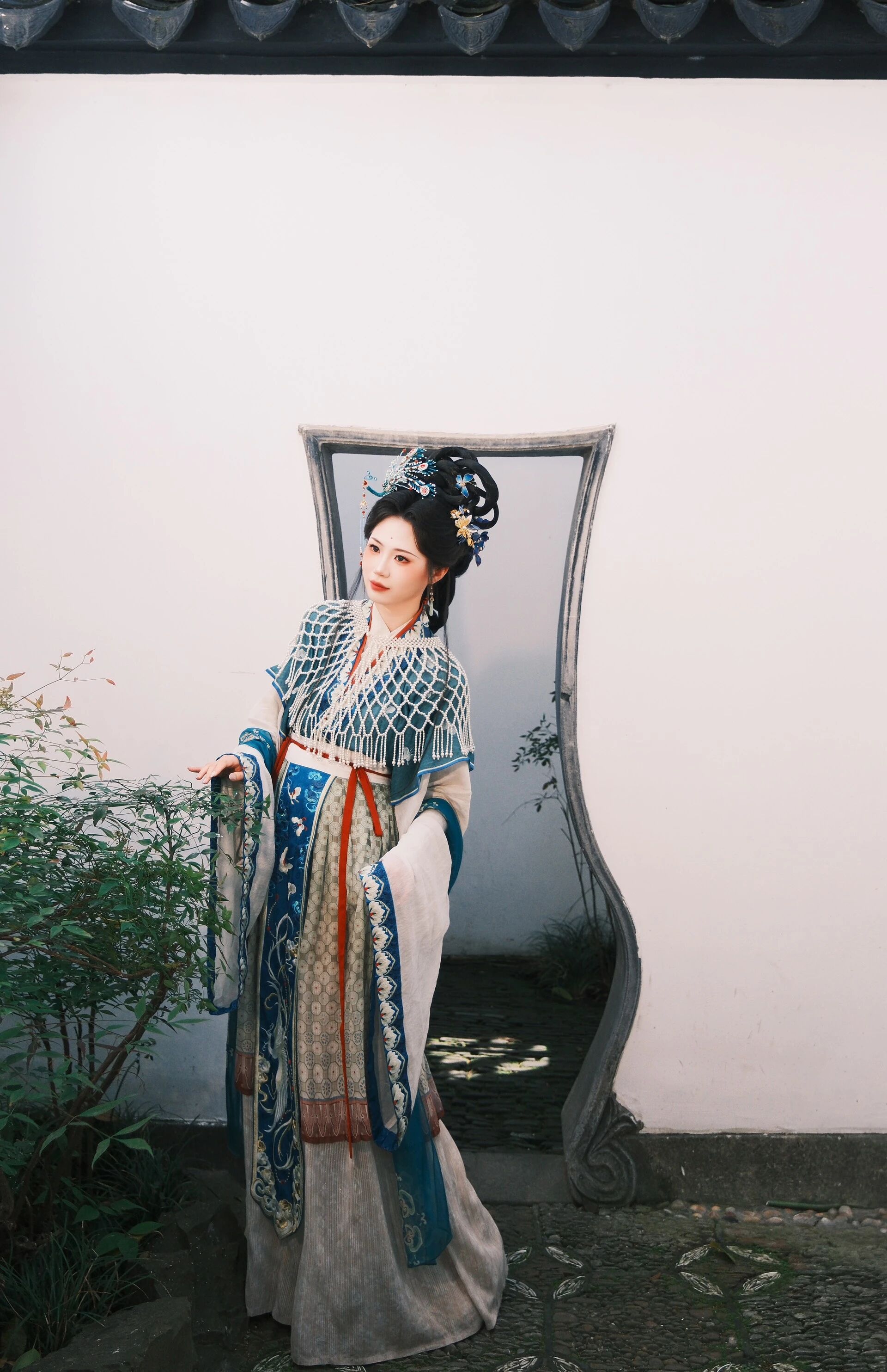 【汉服写真】宋韵神仙复原约拍:感我此言良久立,衣袂如见旧时人