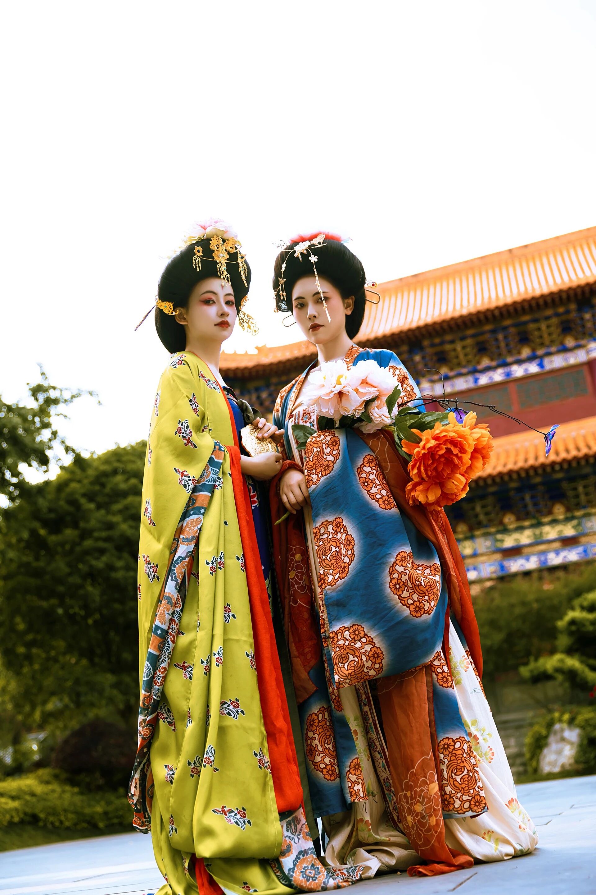 【汉服写真】大唐双姝:并立春风里,一袭齐整唐妆共此华年