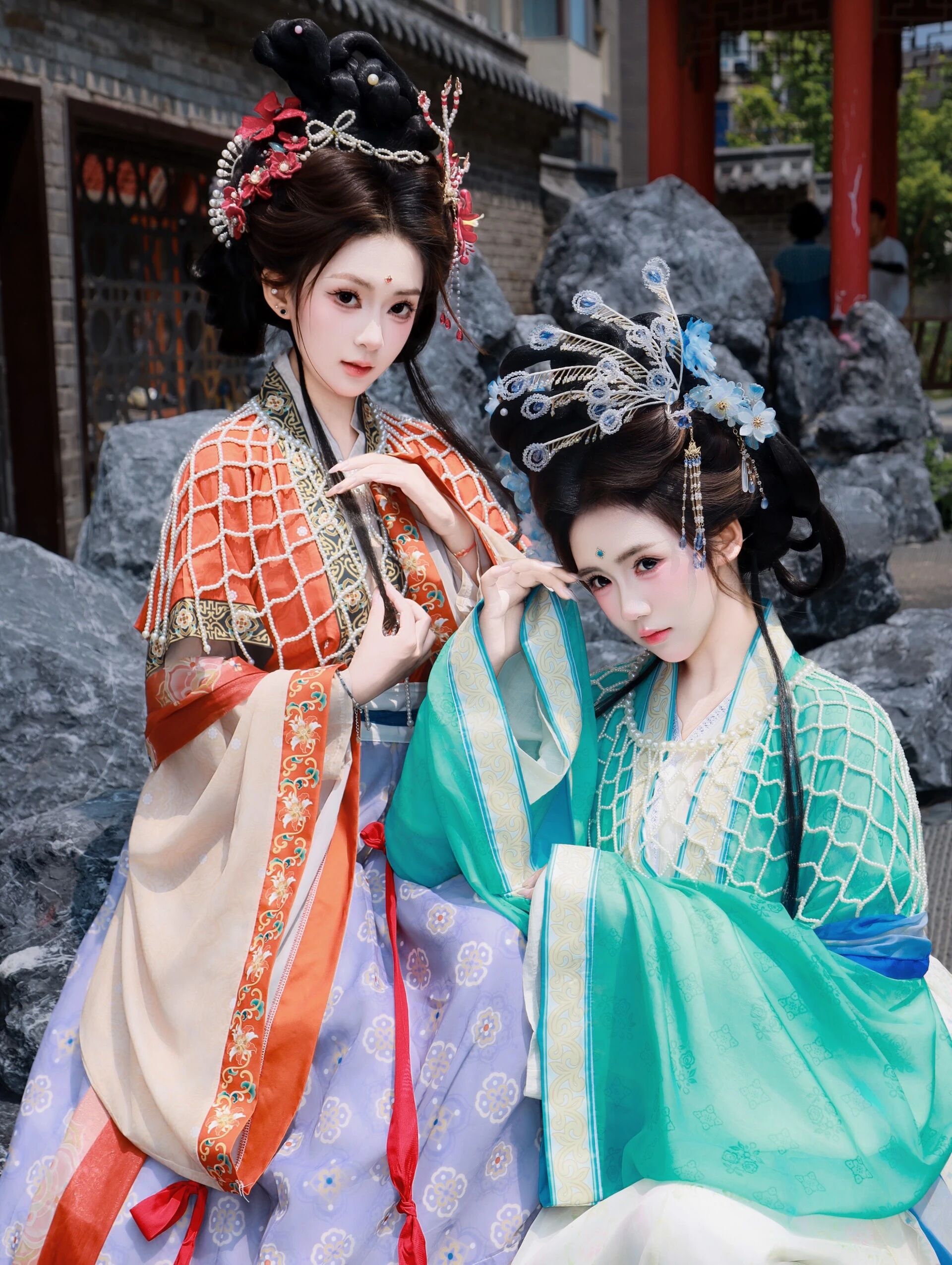 【汉服写真】双姝沐禧:高定小神仙同游,一袭罗衣并立春风里