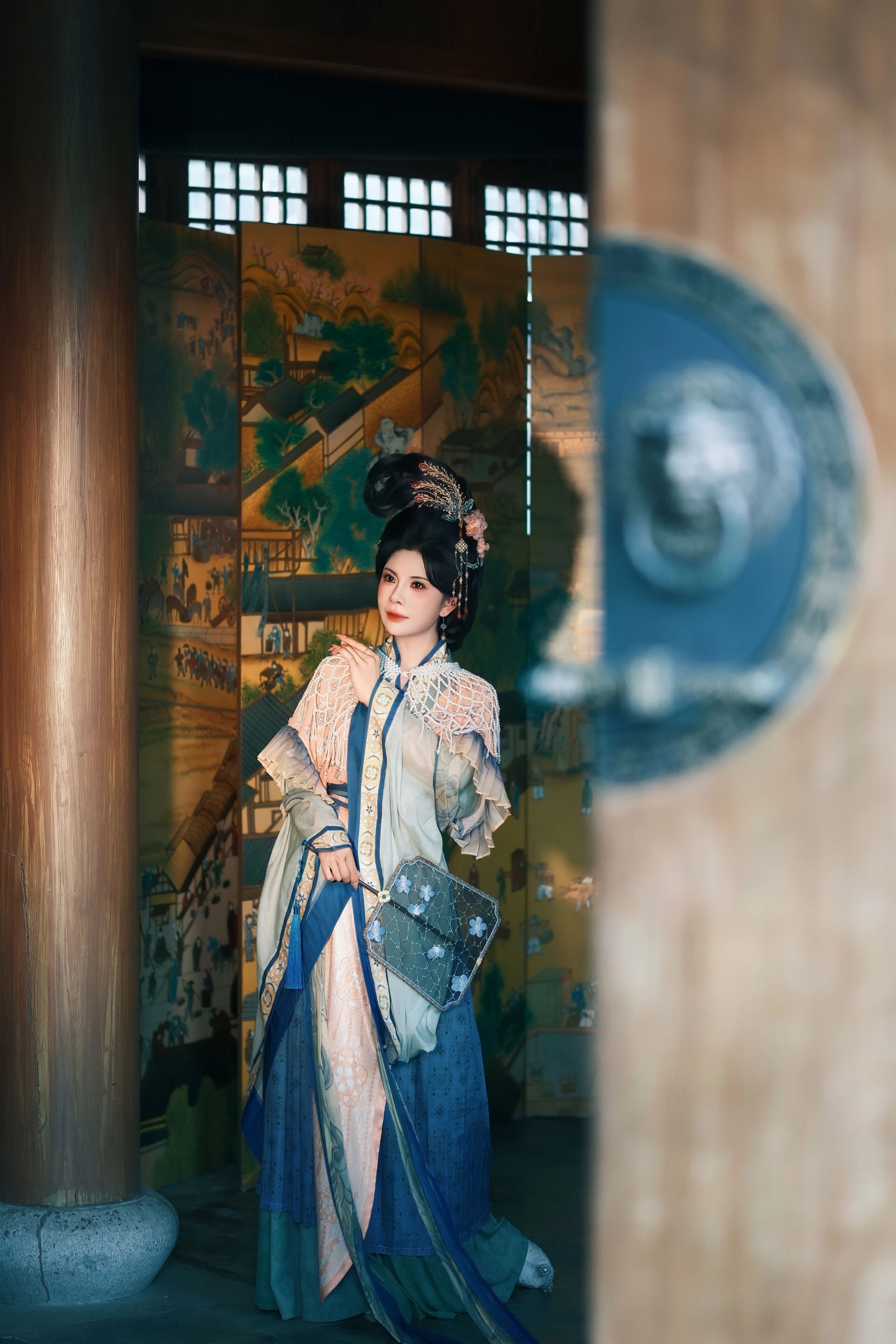 姑苏藏宋韵:宋制汉服漫步园林,衣袂拂过千年丹青