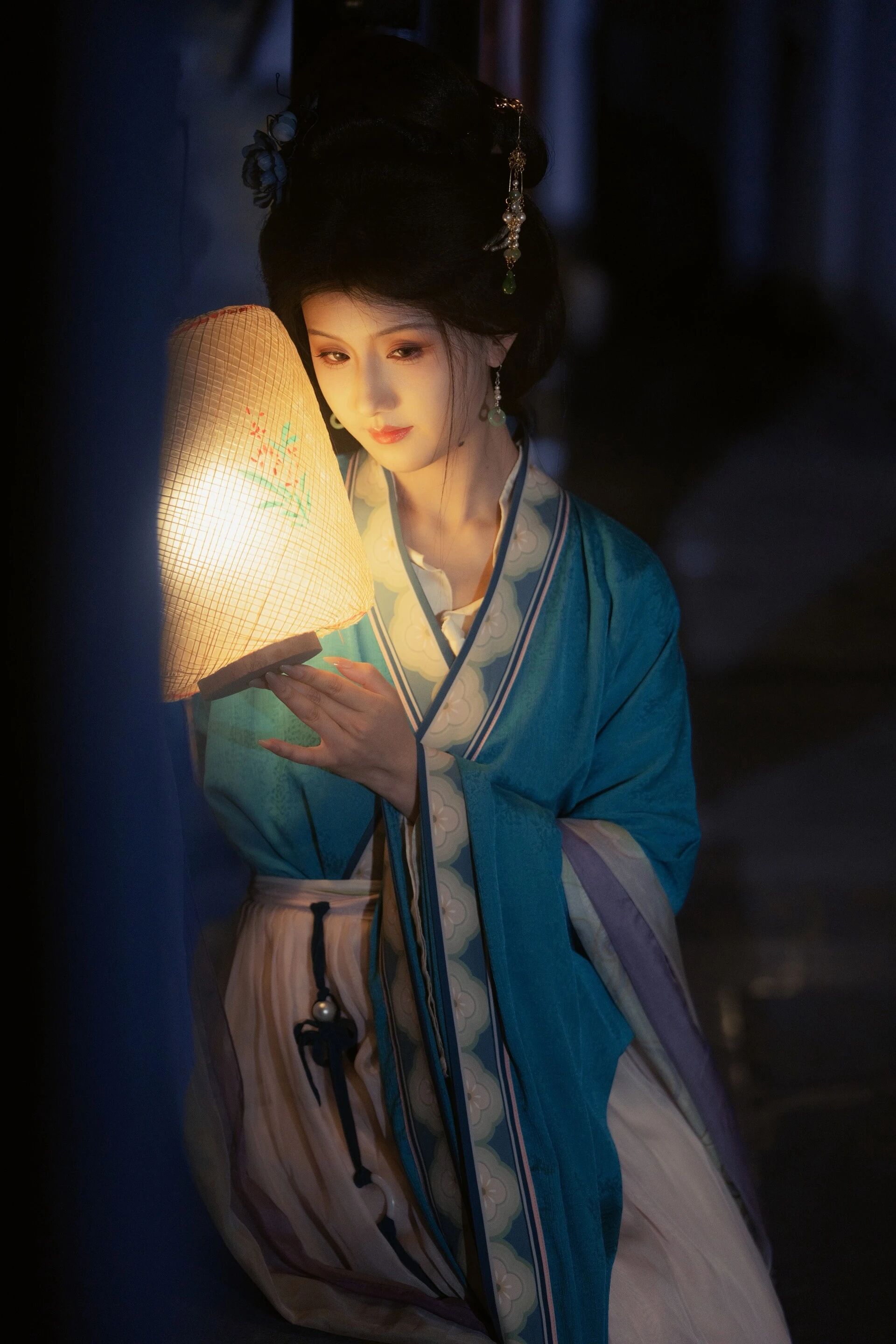 【汉服写真】宋仕女待月西厢 不寐清宵倚汉衣