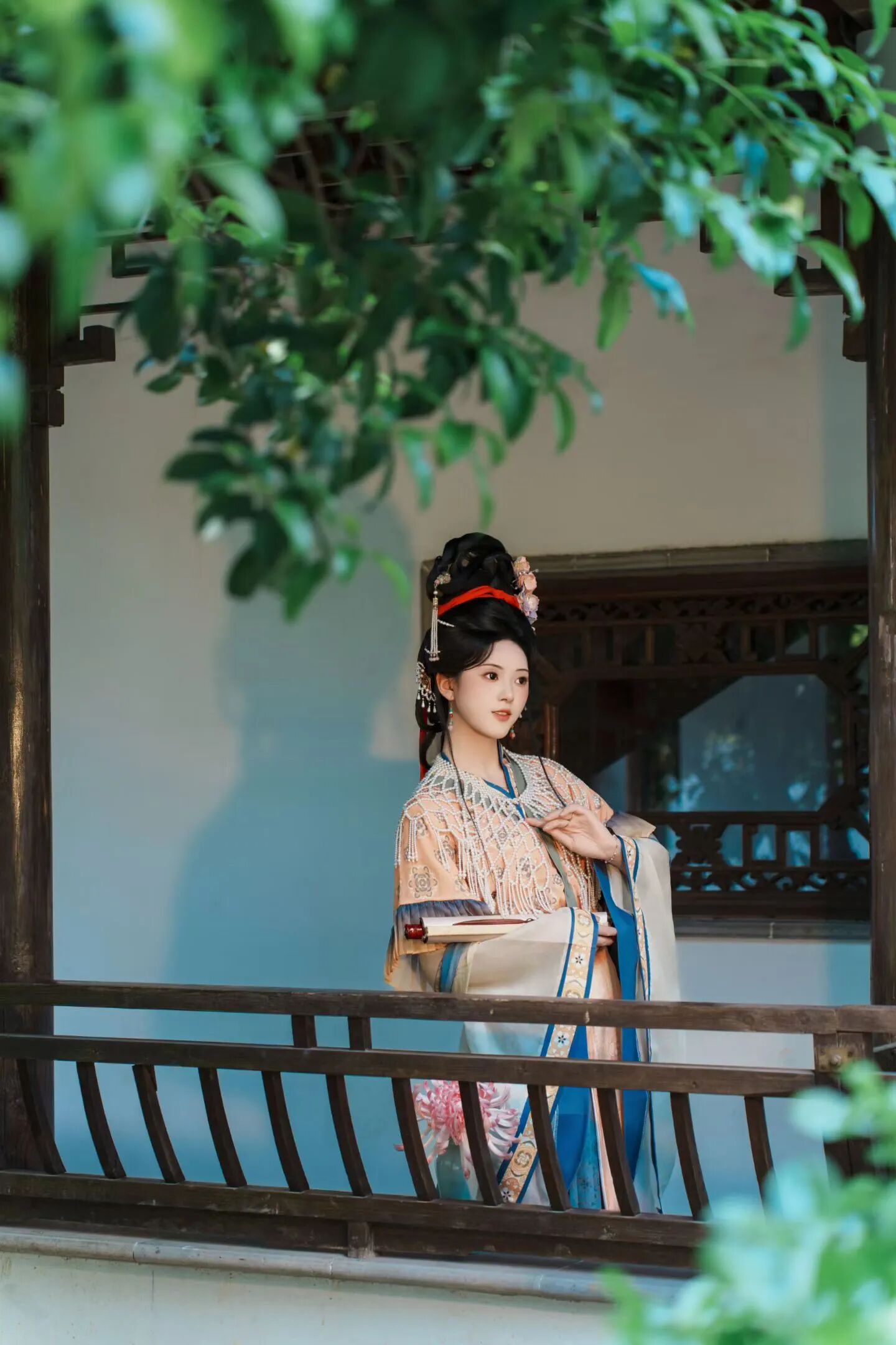 【汉服写真】苏行纪:园林深处衣袂轻扬,一程烟雨落满江南