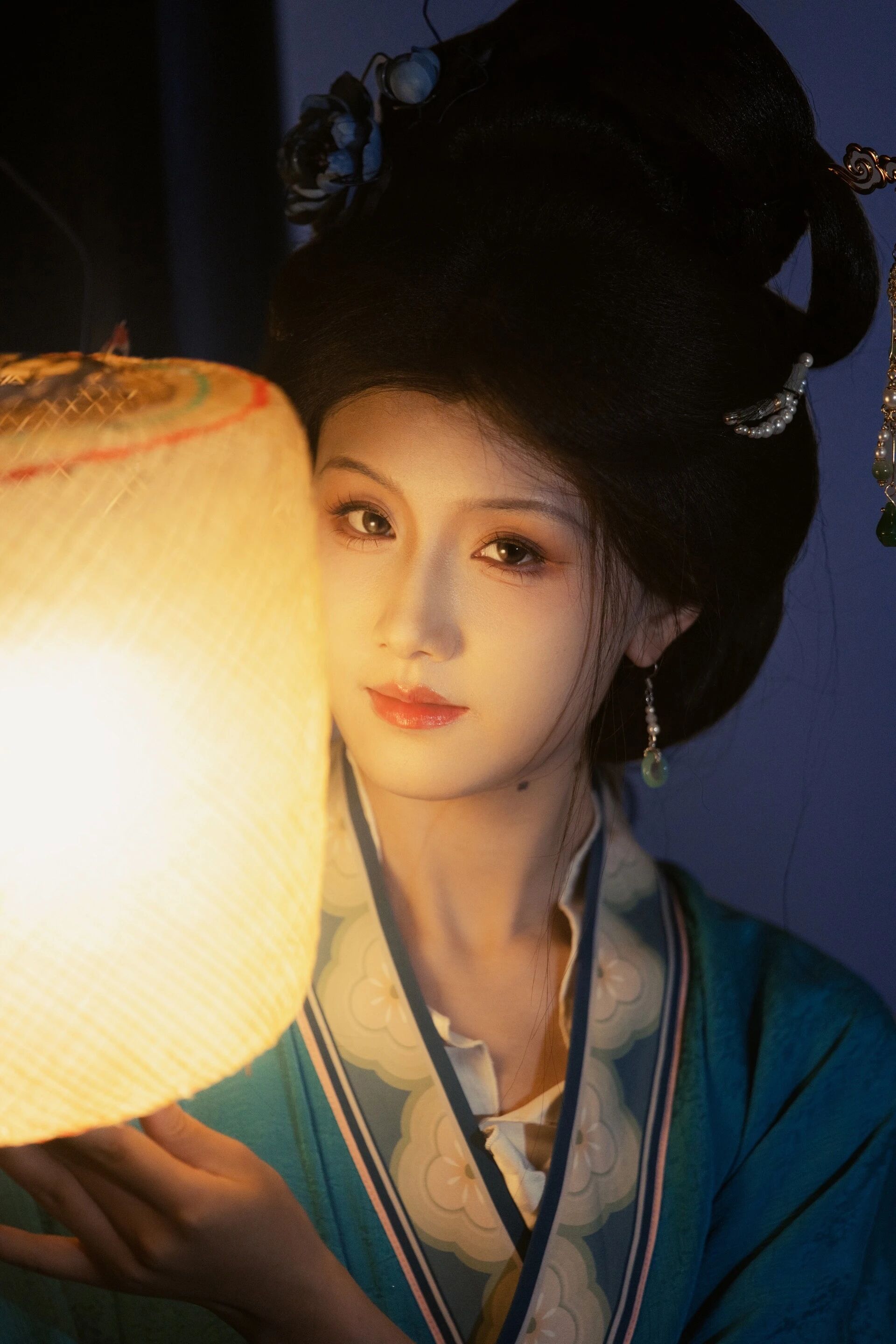 【汉服写真】宋仕女待月西厢 不寐清宵倚汉衣