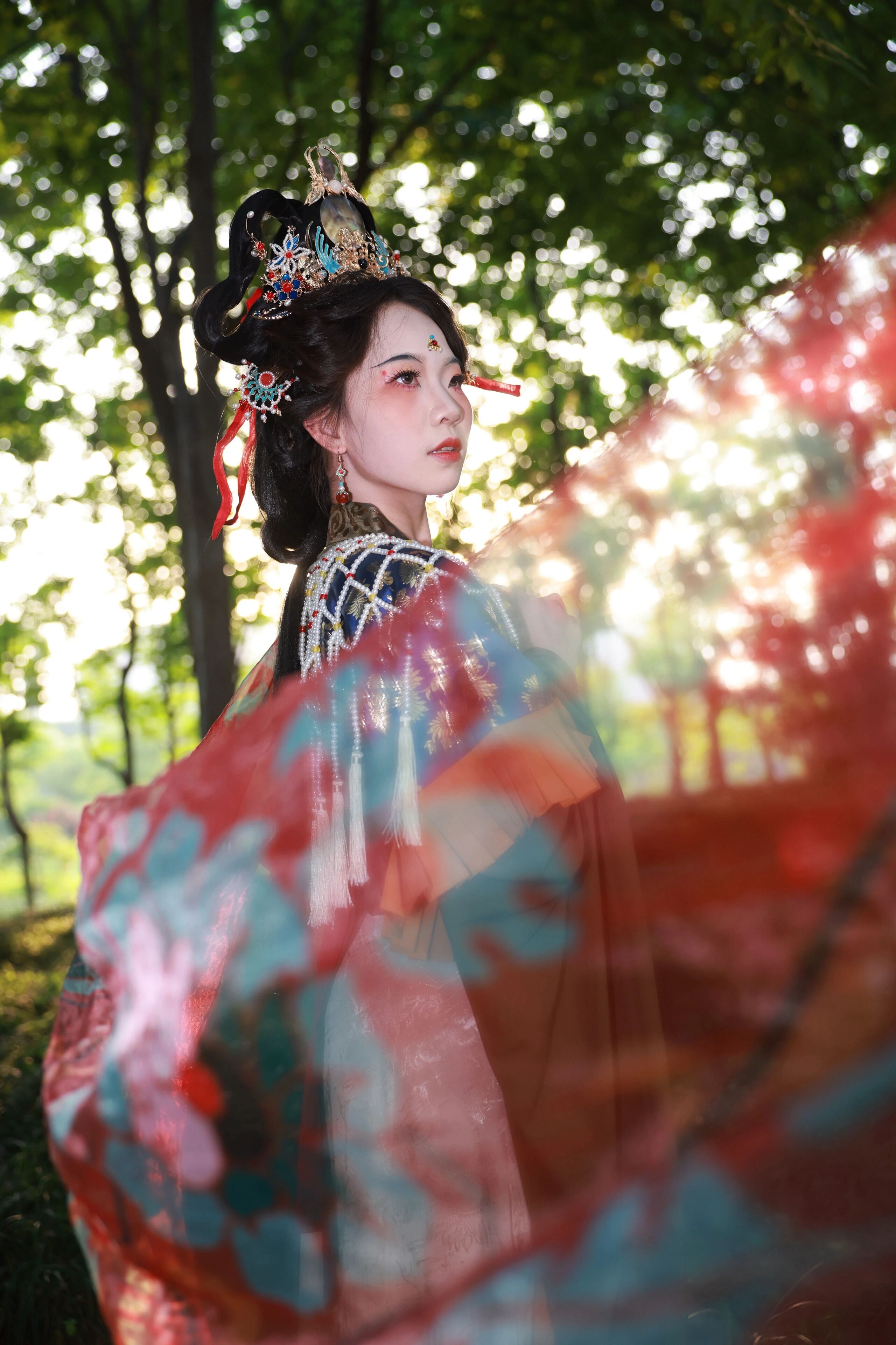 【汉服写真】百转不回:一袭罗衣千回折,终是人间自在身