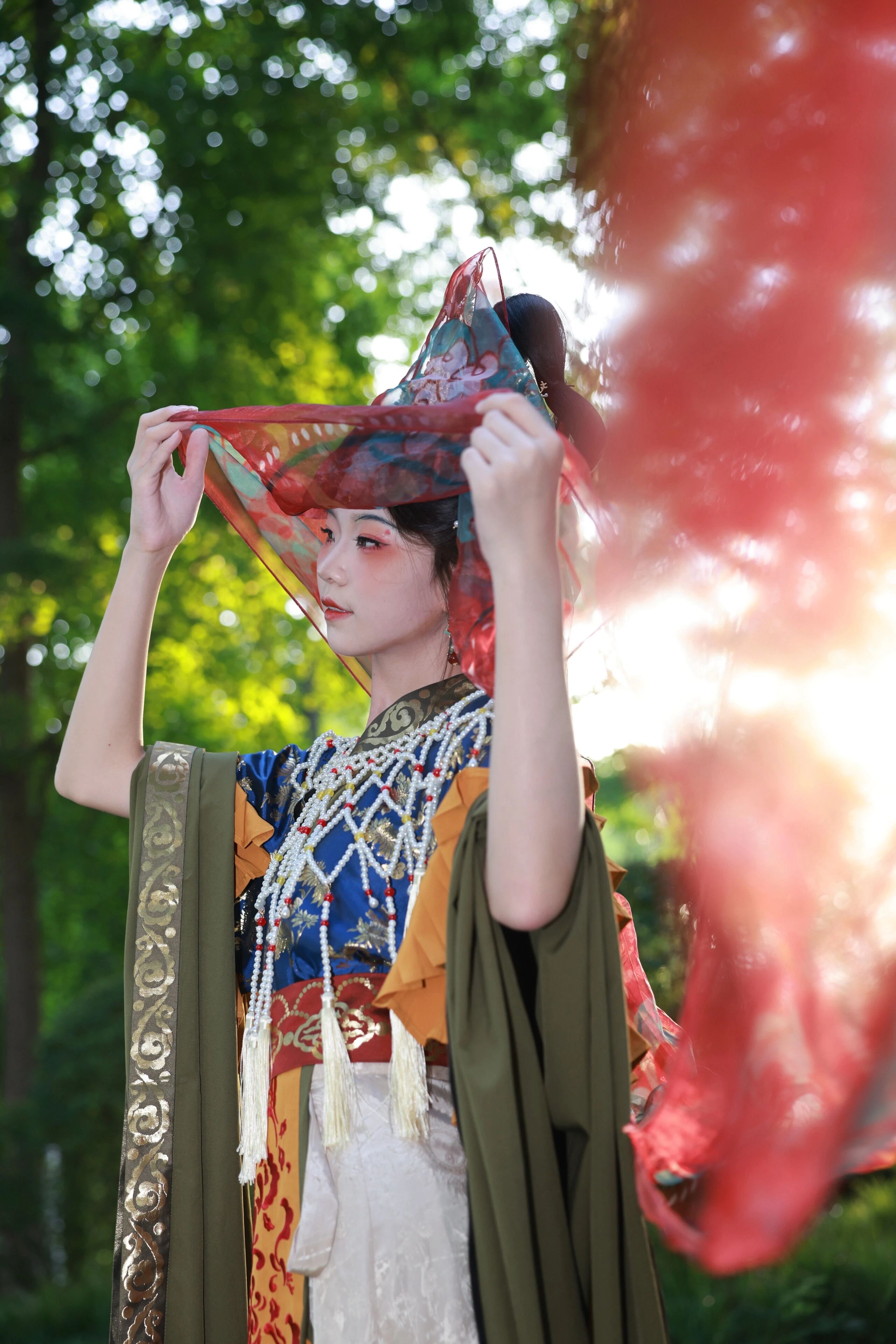 【汉服写真】百转不回:一袭罗衣千回折,终是人间自在身