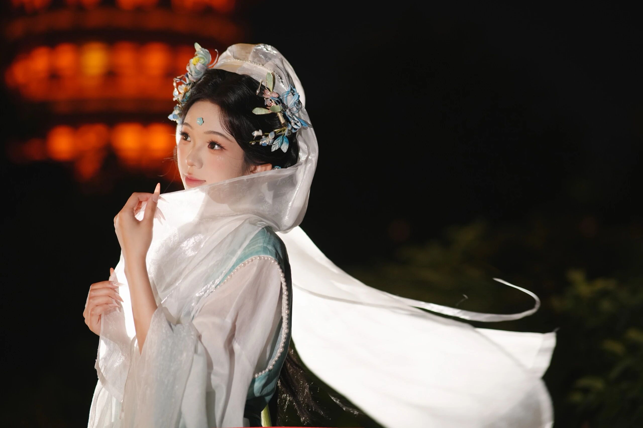 【汉服写真】妙玉临风:素玉垂纱,一袭缟素写尽孤洁