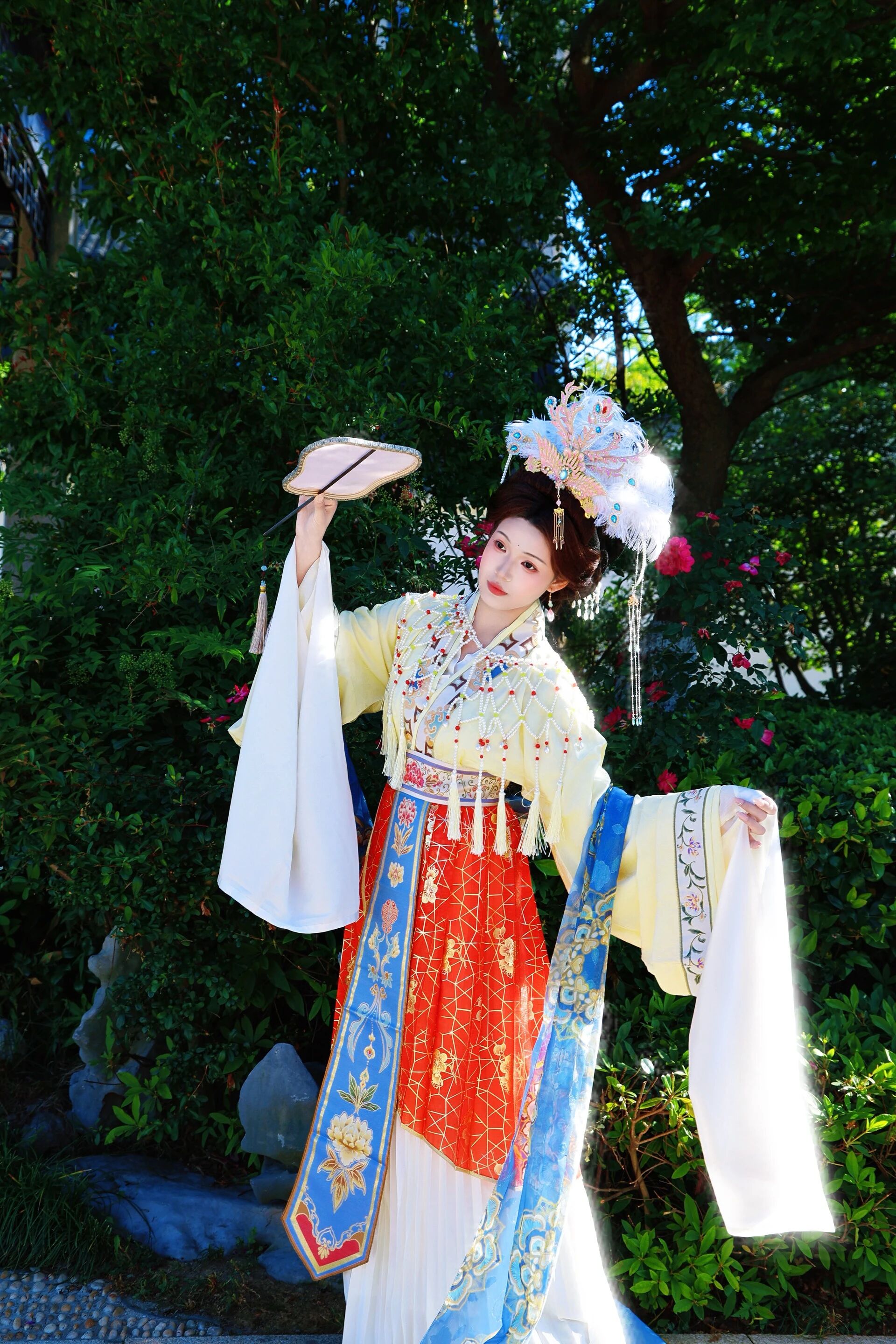 【汉服写真】向阳而生:把汉服穿进日光里,衣袂染暖