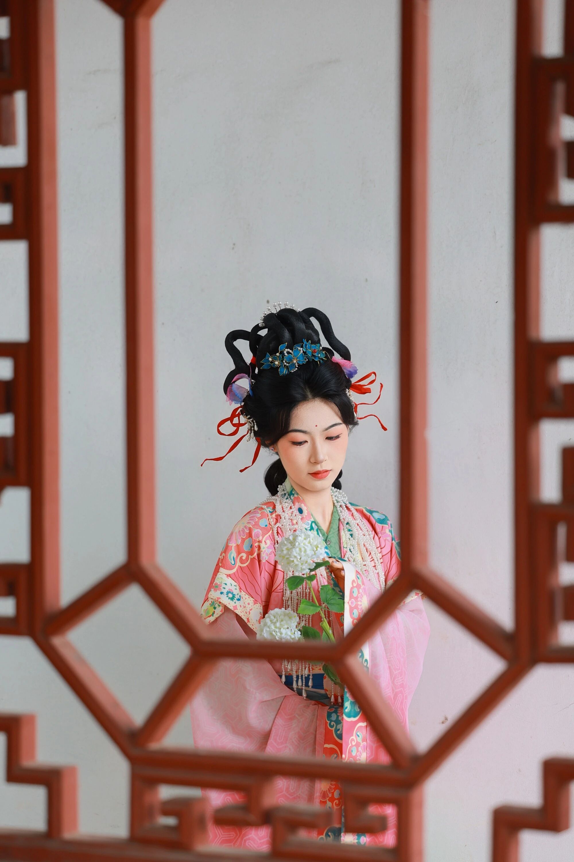 【汉服写真】瑶池仙子:本是天上客,误落人间作仕女