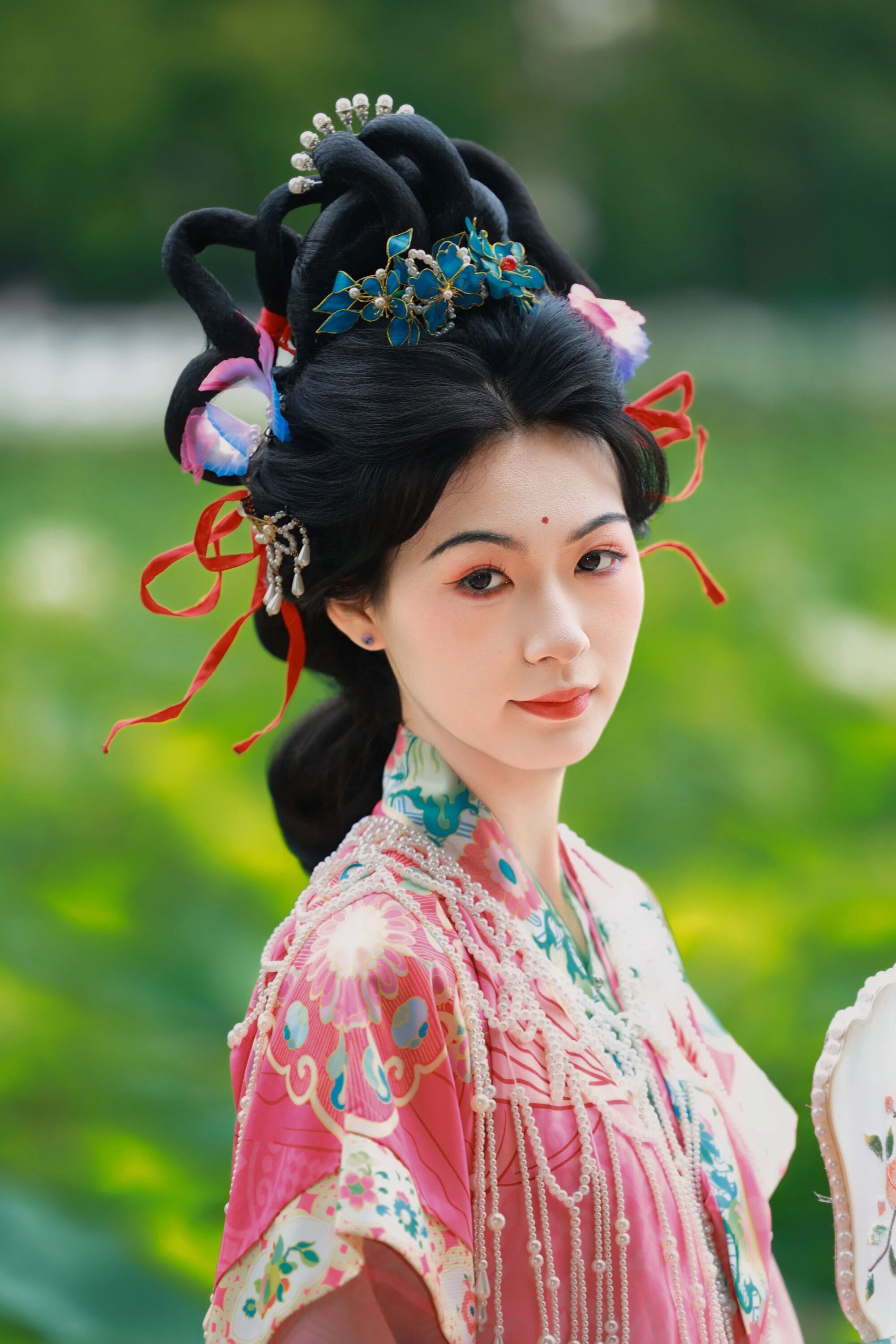 【汉服写真】瑶池仙子:本是天上客,误落人间作仕女