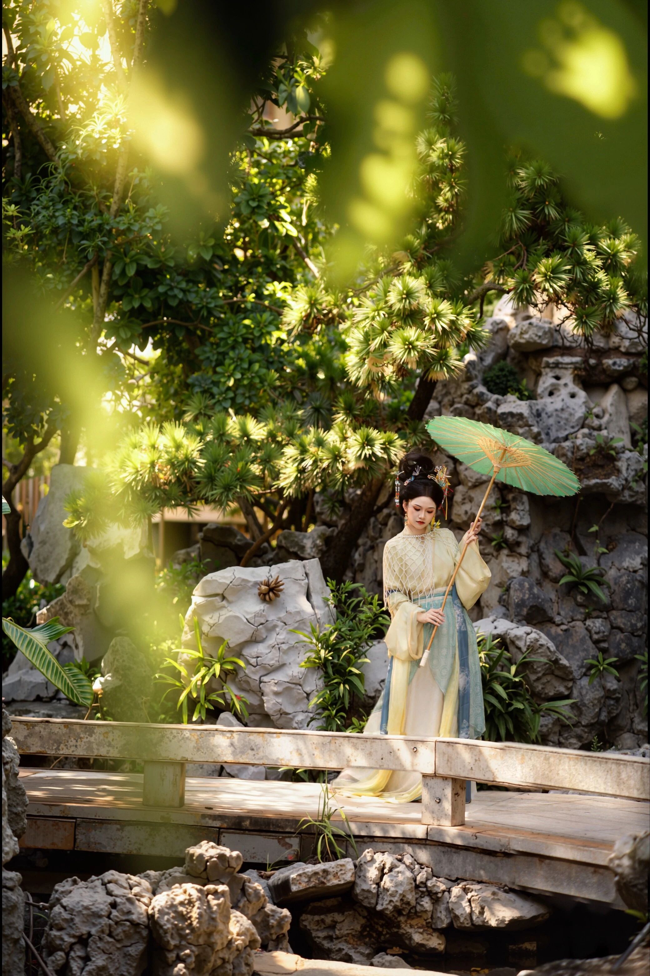 【汉服写真】神仙仕女图:一庭草木半卷清风,偷得浮生半日闲