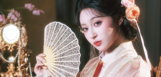 【汉服写真】明华堂汉洋折中花狸 撷一袭春日华裳