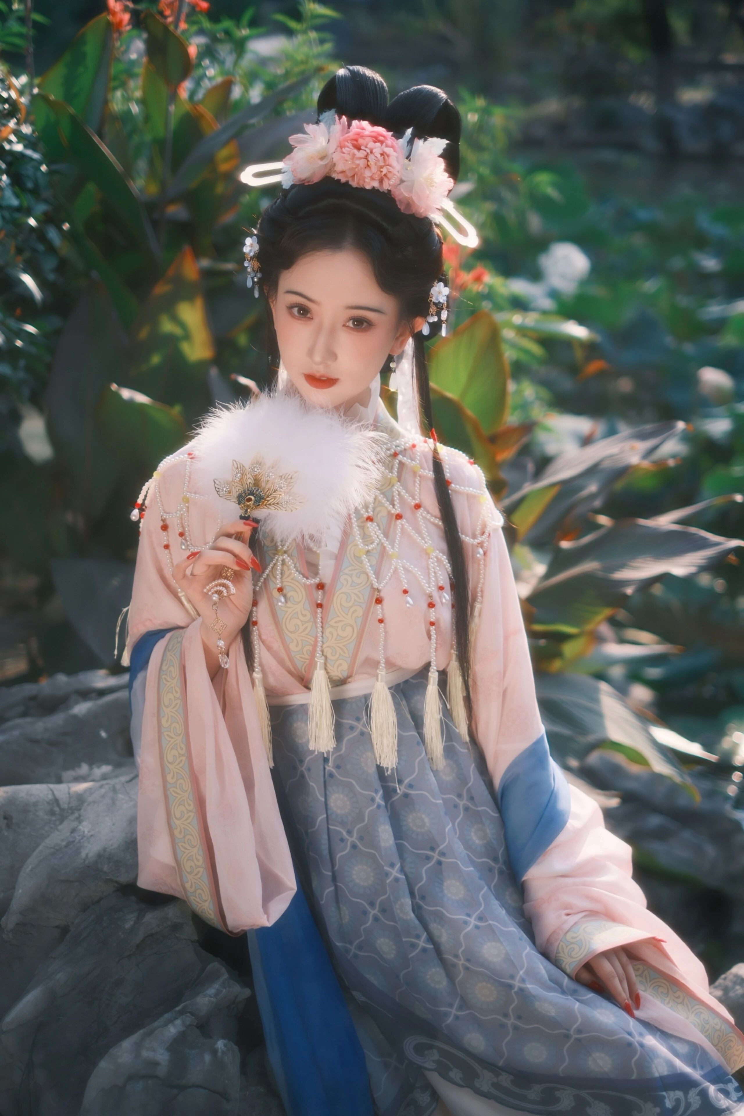 芭蕉影下 · 一袭粉白 宋制第5帧/11·竖幅