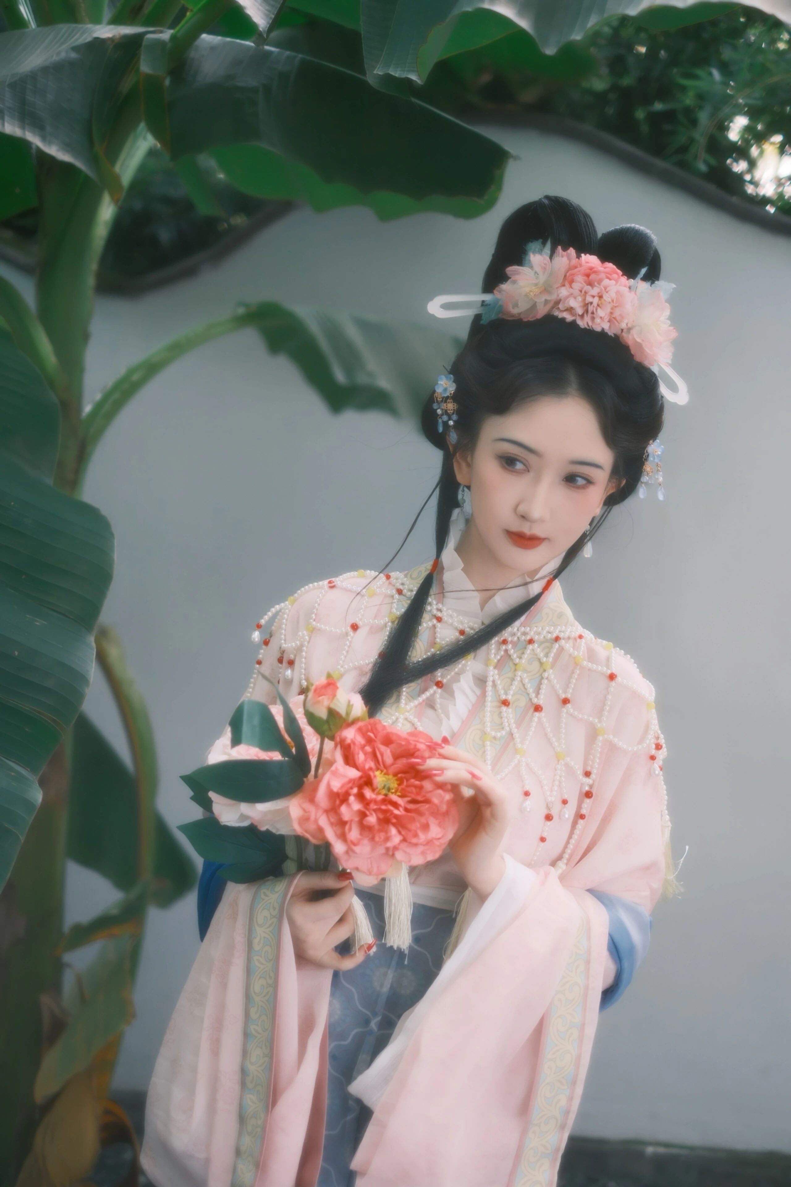芭蕉影下 · 一袭粉白 宋制第6帧/11·竖幅