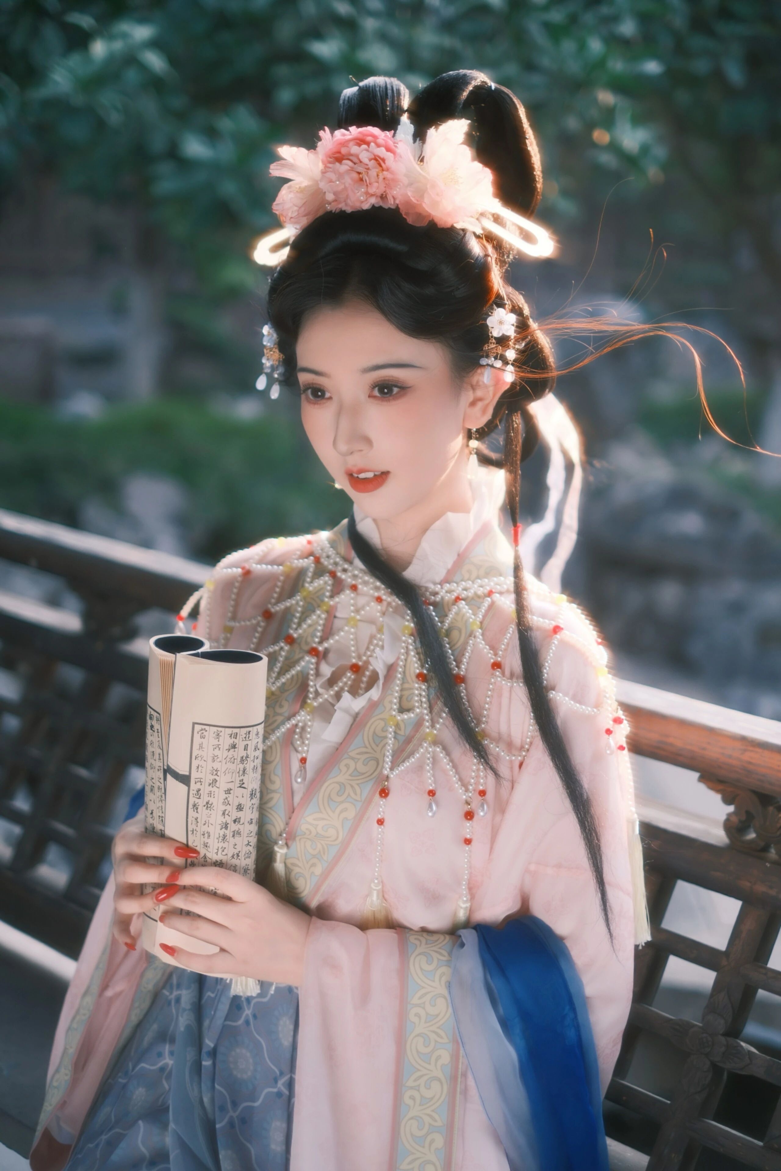 芭蕉影下 · 一袭粉白 宋制第10帧/11·竖幅