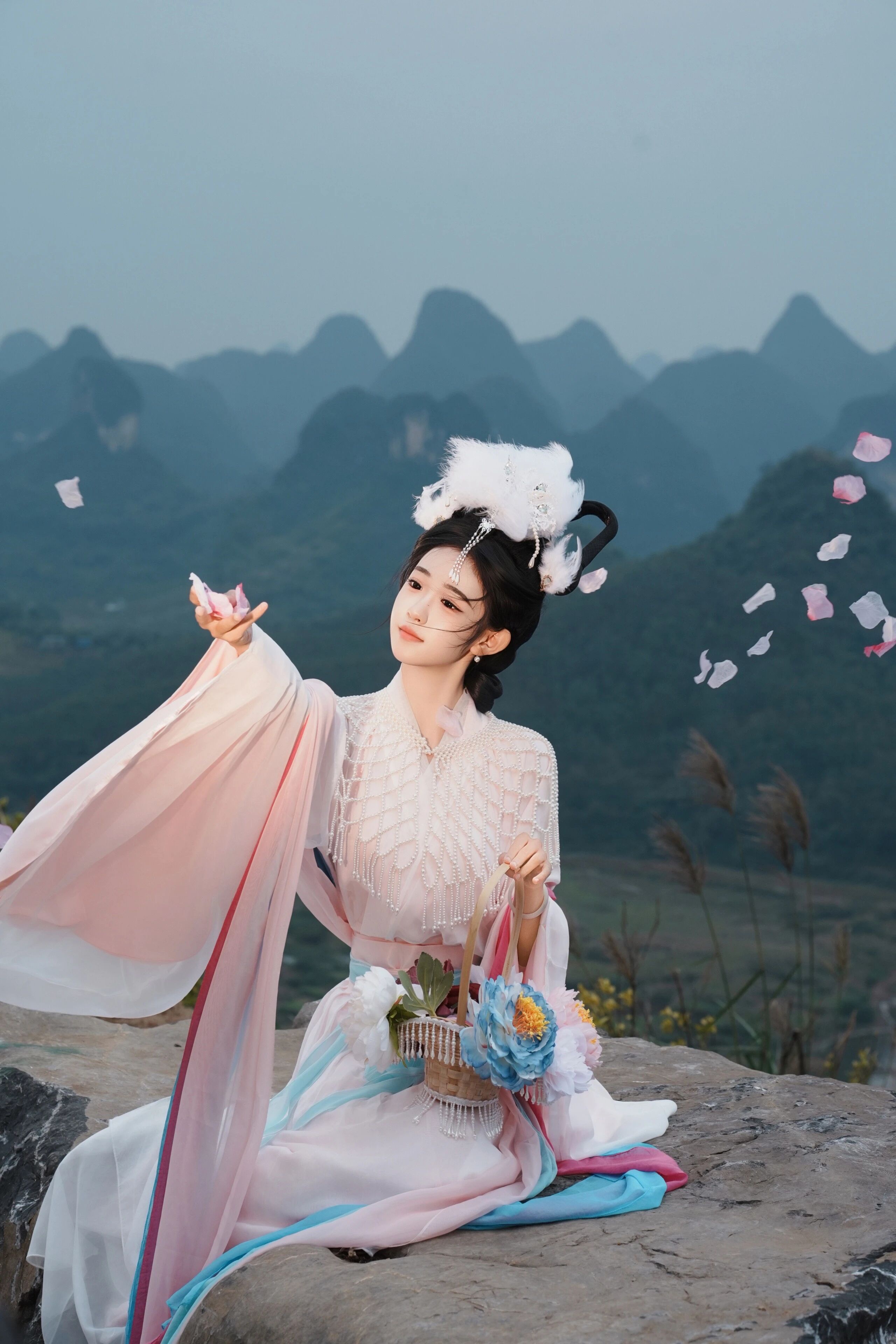 峰林之下 · 仙女下凡 唐制第2帧/9·竖幅