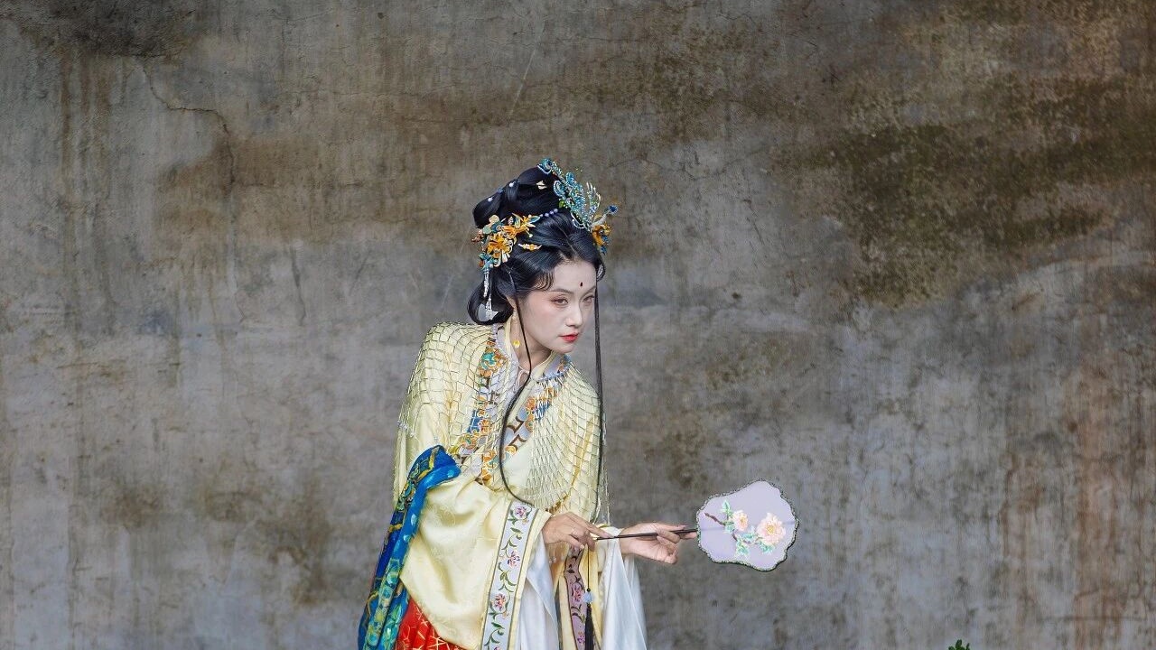 【汉服写真】古镇仕女 · 人间好风月