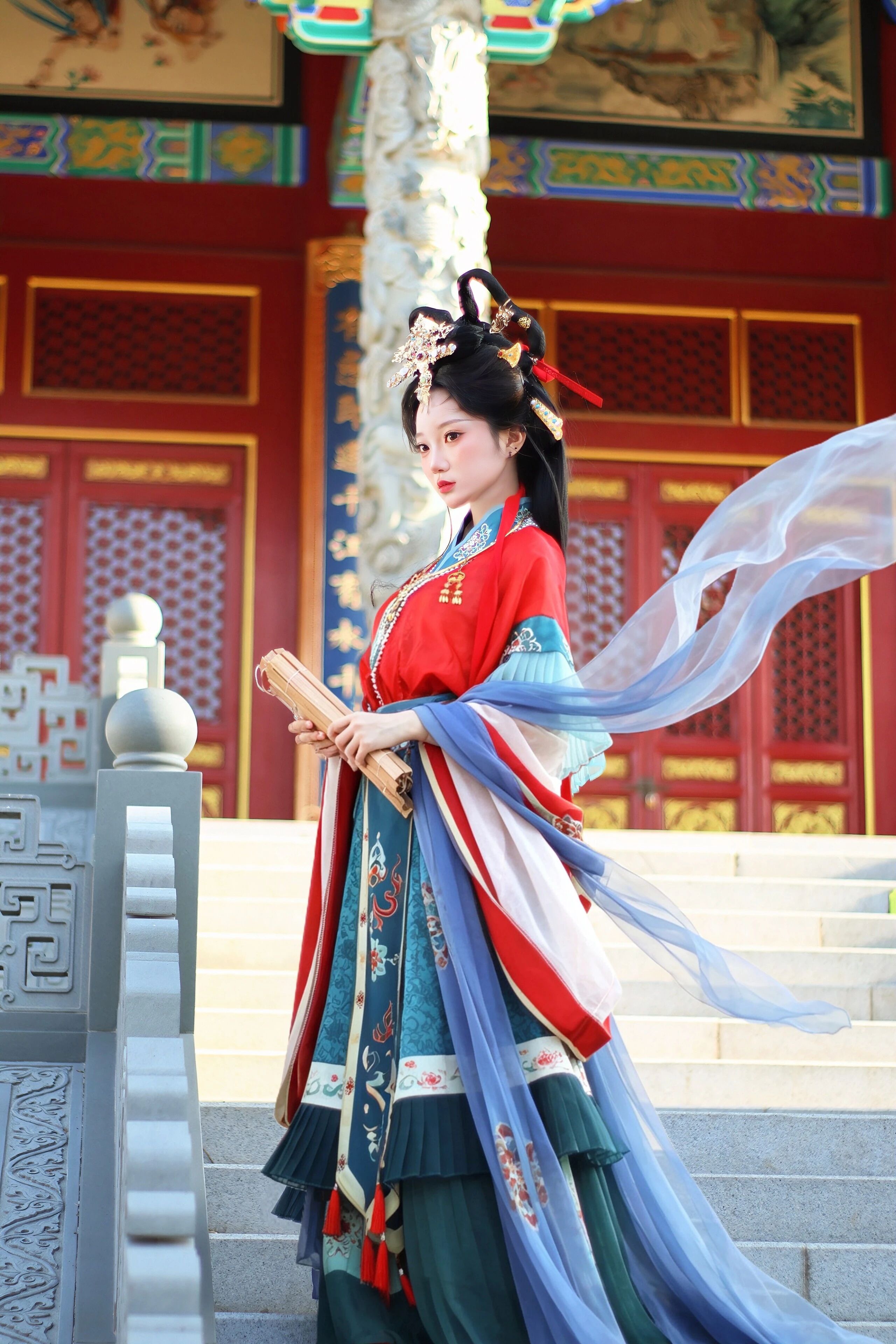 朱墙宫苑 · 嫦娥拂袖 唐制第2帧/8·竖幅