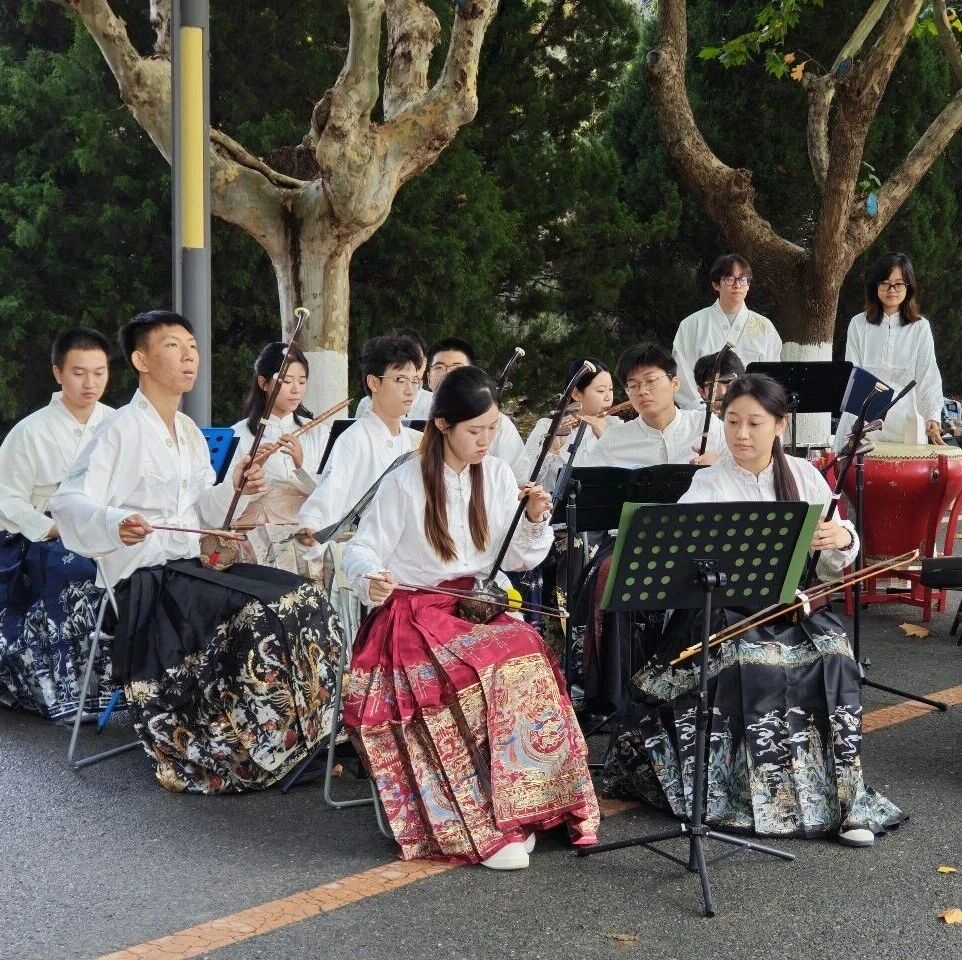 曹县汉服亮相大连海事大学展区
