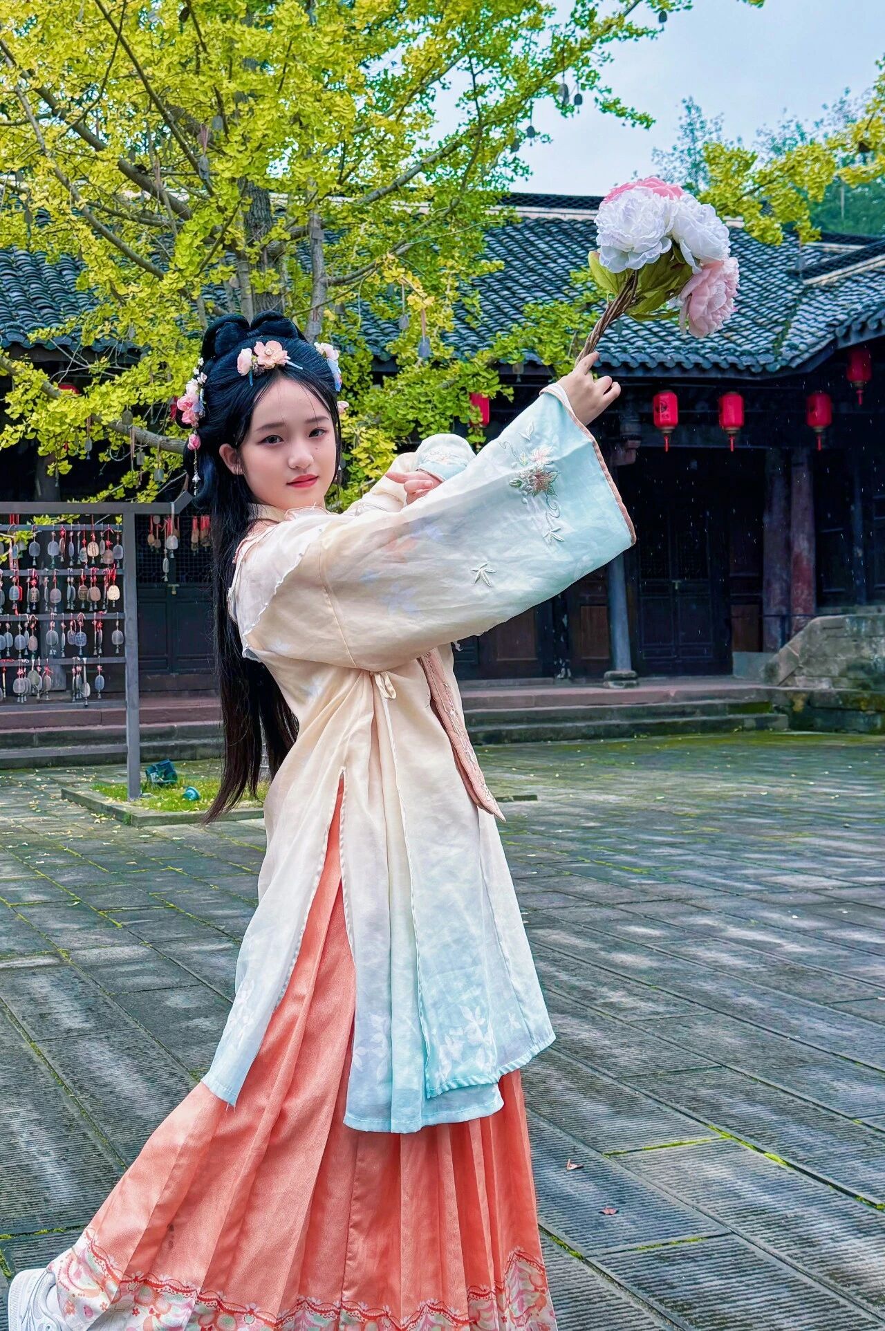 2026蓬安汉服秀故城实景 一袭汉服穿过长街,古墙承接衣袂翩跹