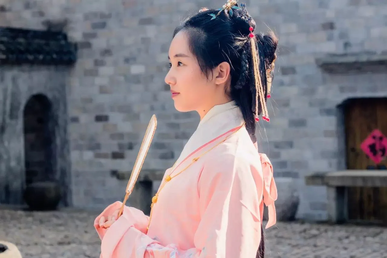汉服摄影｜一回首，已千年
