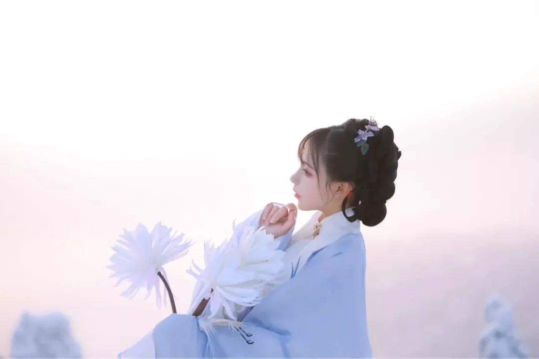 汉服摄影｜不识庐山雪，一见已钟情