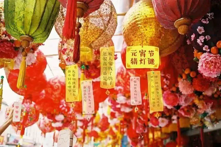 元宵节穿汉服免费入园：2023年元宵节期间多地景点开展穿汉服免费入园活动（四）