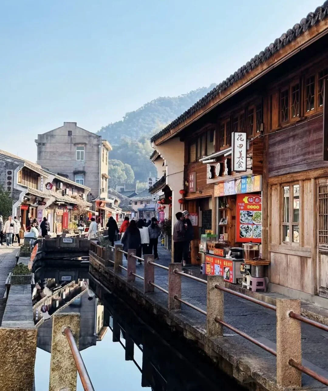 韩岭国风湖畔市集 老街沿街开市