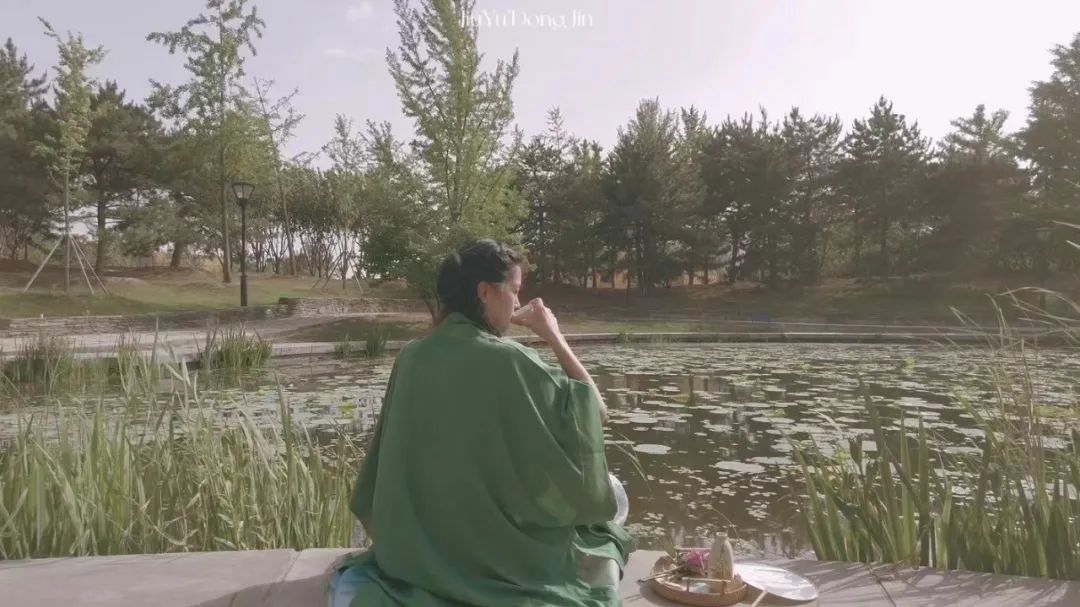穿汉服的出门不怕被围观吗？