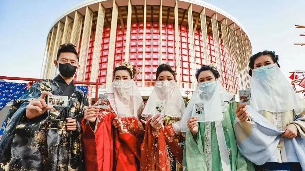 一带一路国际日丨汉服恒久远，国际舞台放异彩