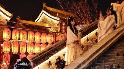 穿着汉服去旅行