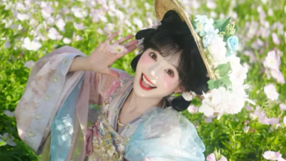 春日花海汉服写真：世家小姐出游记