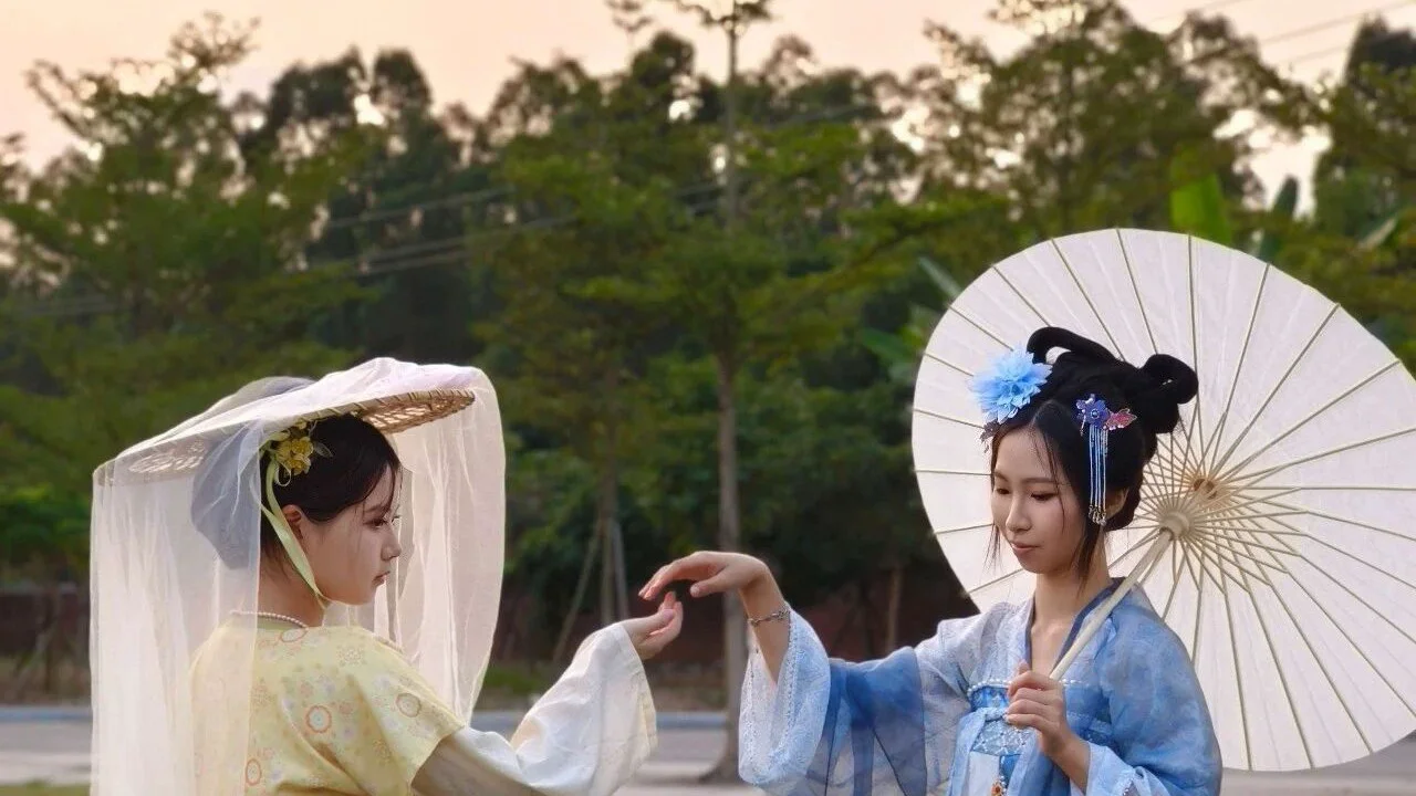 一衫承古韵，素人换新颜｜校园汉服改造活动回顾