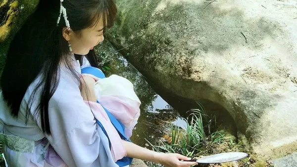 汉服，遇见你是我一生的春暖花开