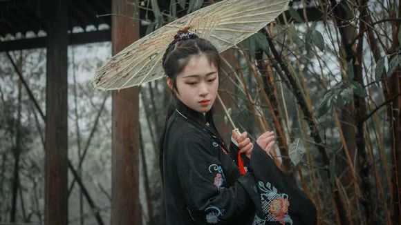 人生是一场镜花水月的梦