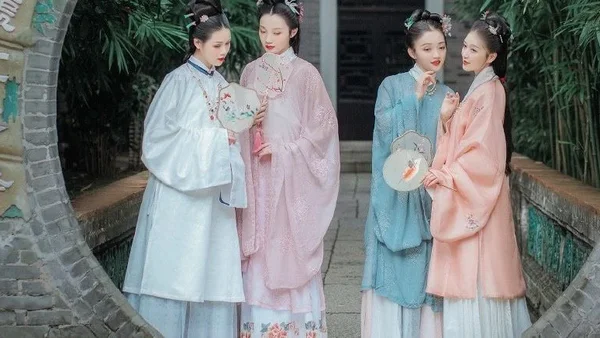 与好姐妹，游园畅叙｜汉服摄影