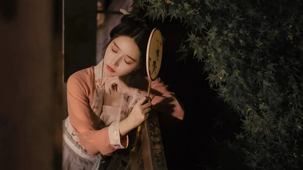 汉服摄影｜静夜有思