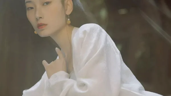 汉服摄影 | 中国女子的素雅静美