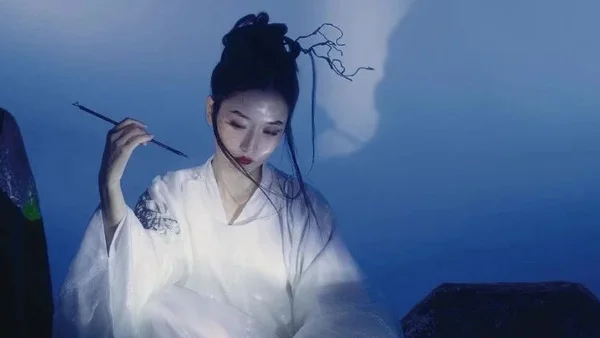 小重山｜借问灵山多少路，十万八千有余零
