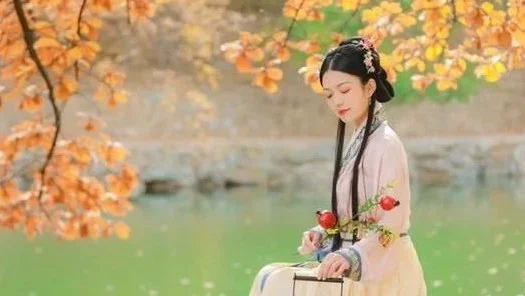 一年好景君须记，正是橙黄橘绿时｜汉服摄影