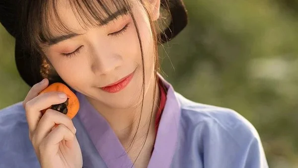 秋色醉人，愿你好‘柿’连连｜汉服摄影