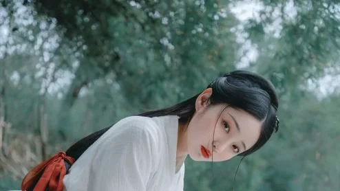待此明前雨，可涤人间尘｜汉服摄影