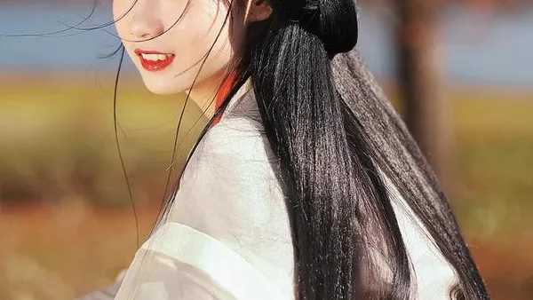 汉服美景 | 山野的秋，令人陶醉的淡泊轻逸之美