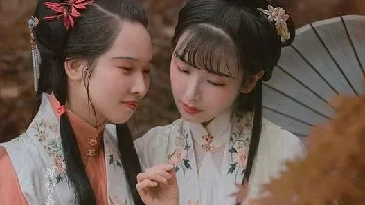 汉服闺蜜 | 二十年闺蜜情，岁岁花澡檐下共将棠梨煎雪