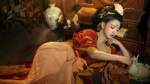 把酒与黄昏，醉有几分浓｜汉服摄影